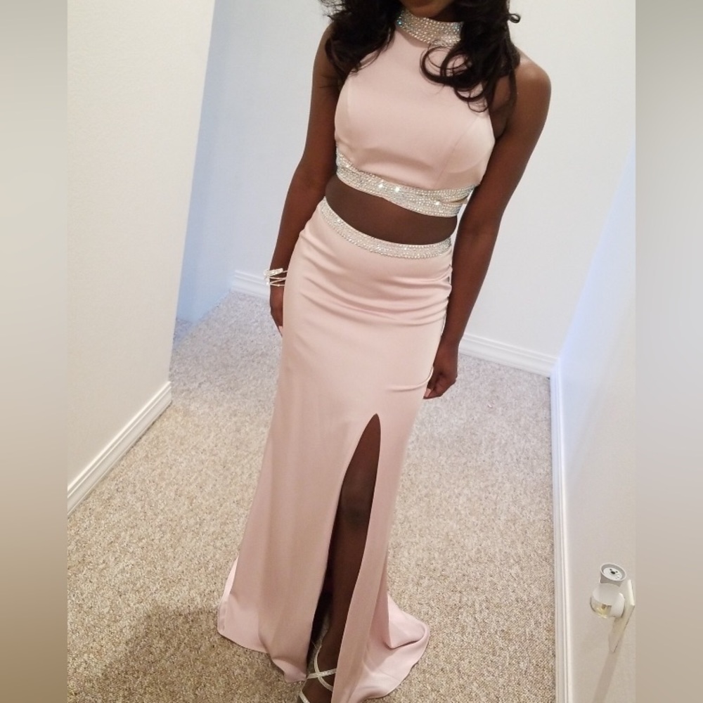 LA FEMME Prom Dress